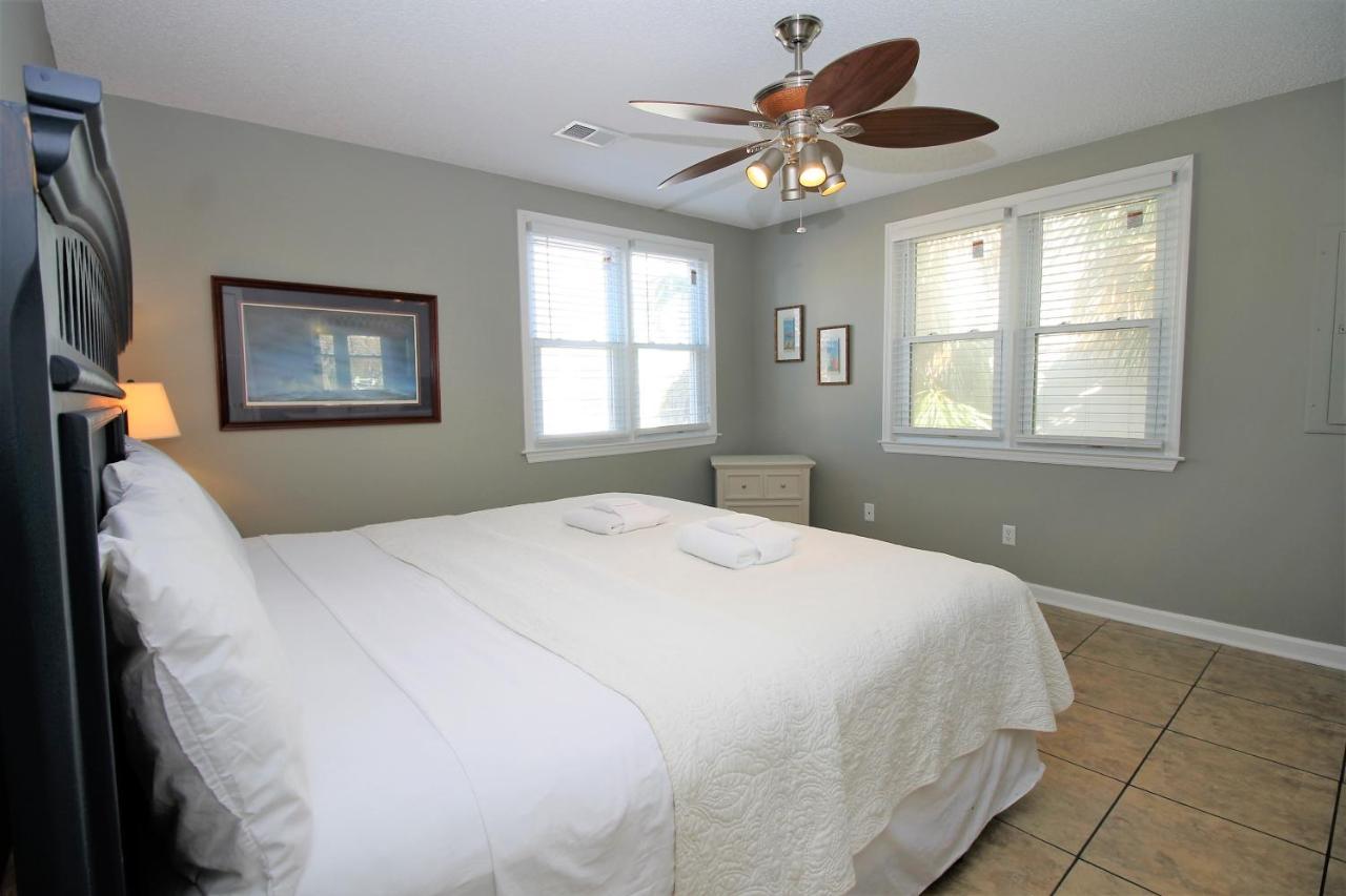 Salty Shack Unit C - Salty Shack - Dog Friendly Home - Across From The Beach - Central Location! Folly Beach Kültér fotó