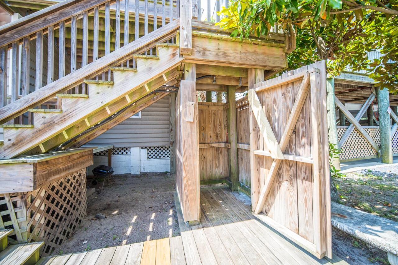 Salty Shack Unit C - Salty Shack - Dog Friendly Home - Across From The Beach - Central Location! Folly Beach Kültér fotó